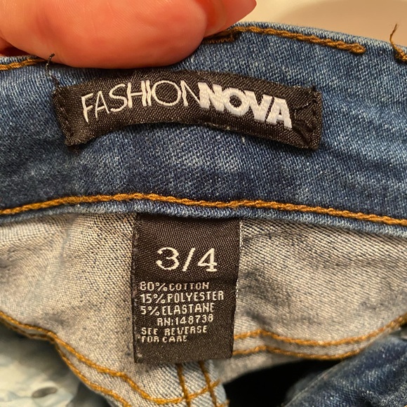 Fashion Nova Distressed Blue Jeans - Picture 12 of 12